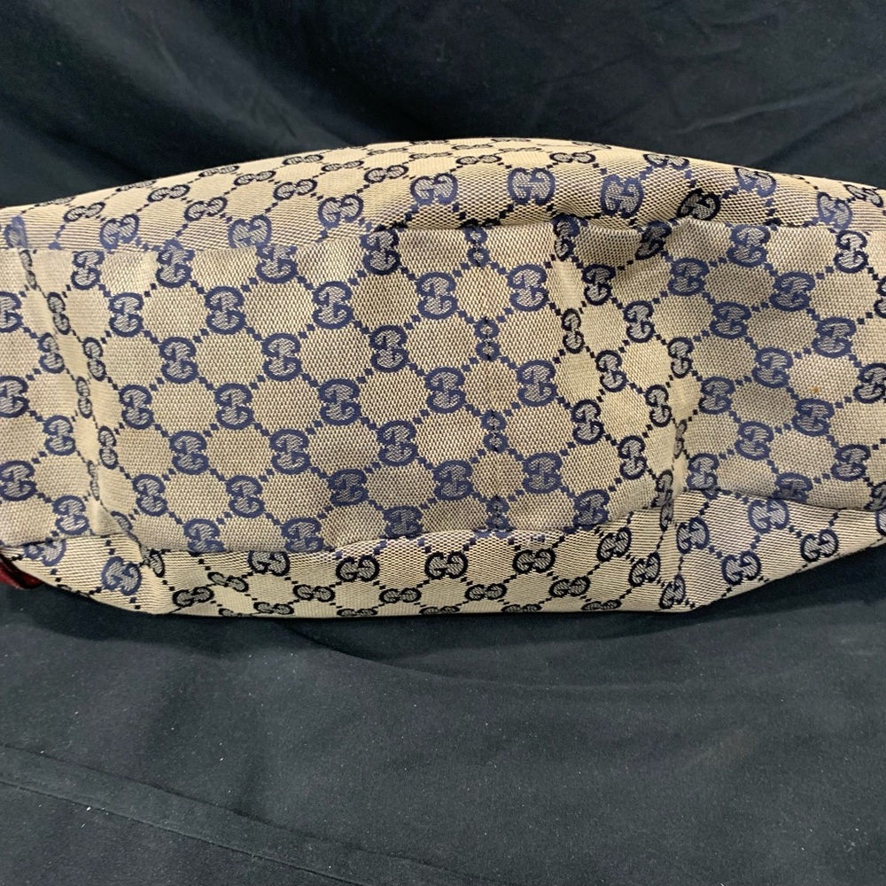 Gucci Red and Brown Shoulder Bag with Monogram Canvas - Picture 4 of 7